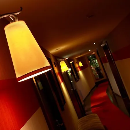 Le Boutique Garonne By Occitania מלון 4*